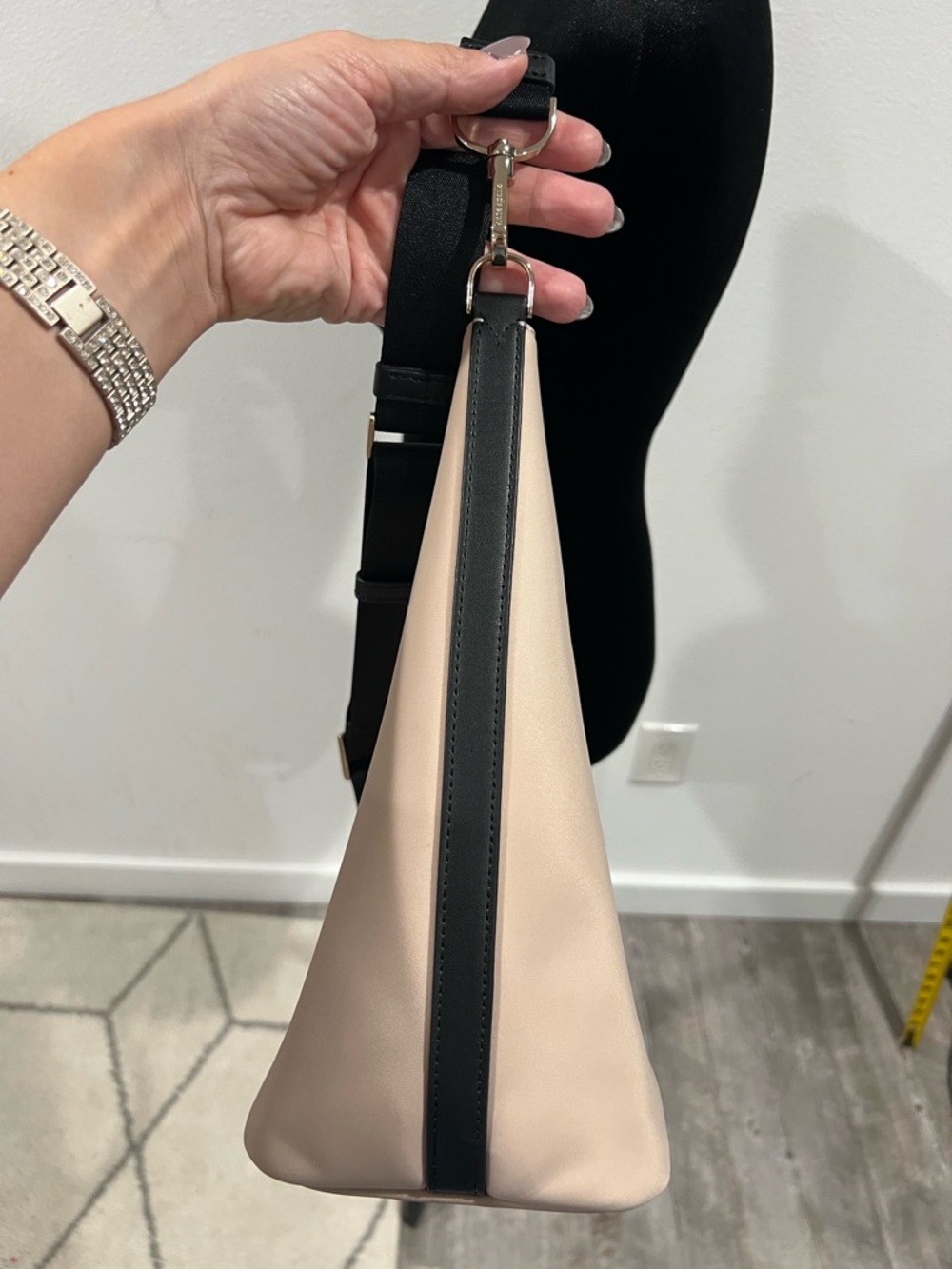 Kate Spade Chelsea Large Duffle Crossbody Beige Neutral Everyday Bag - Picture 5 of 12